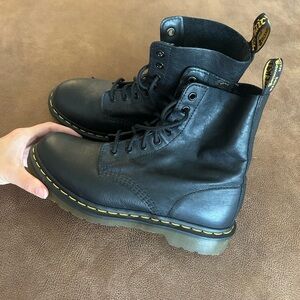 Dr.Martens Black Leather Pascal 1460 Combat Boots US 8